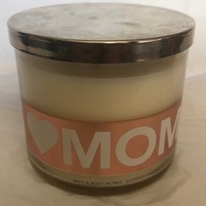 MOM candle